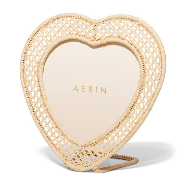 RAFFIA HEART FRAME