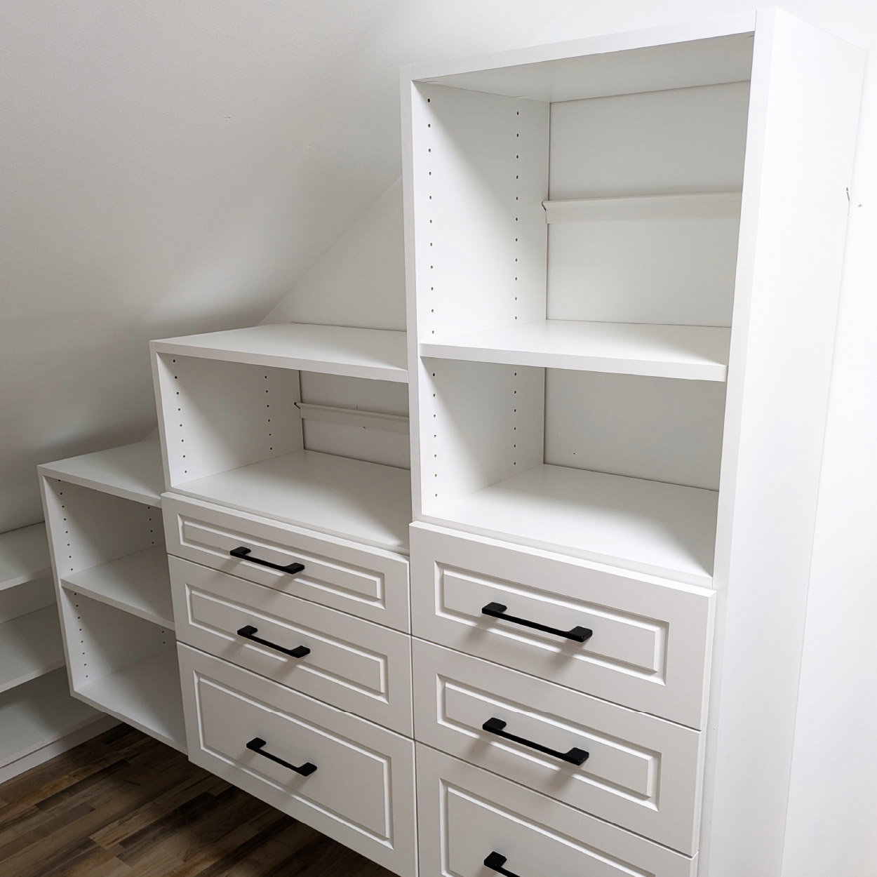 EasyClosets Walk-In Closet 