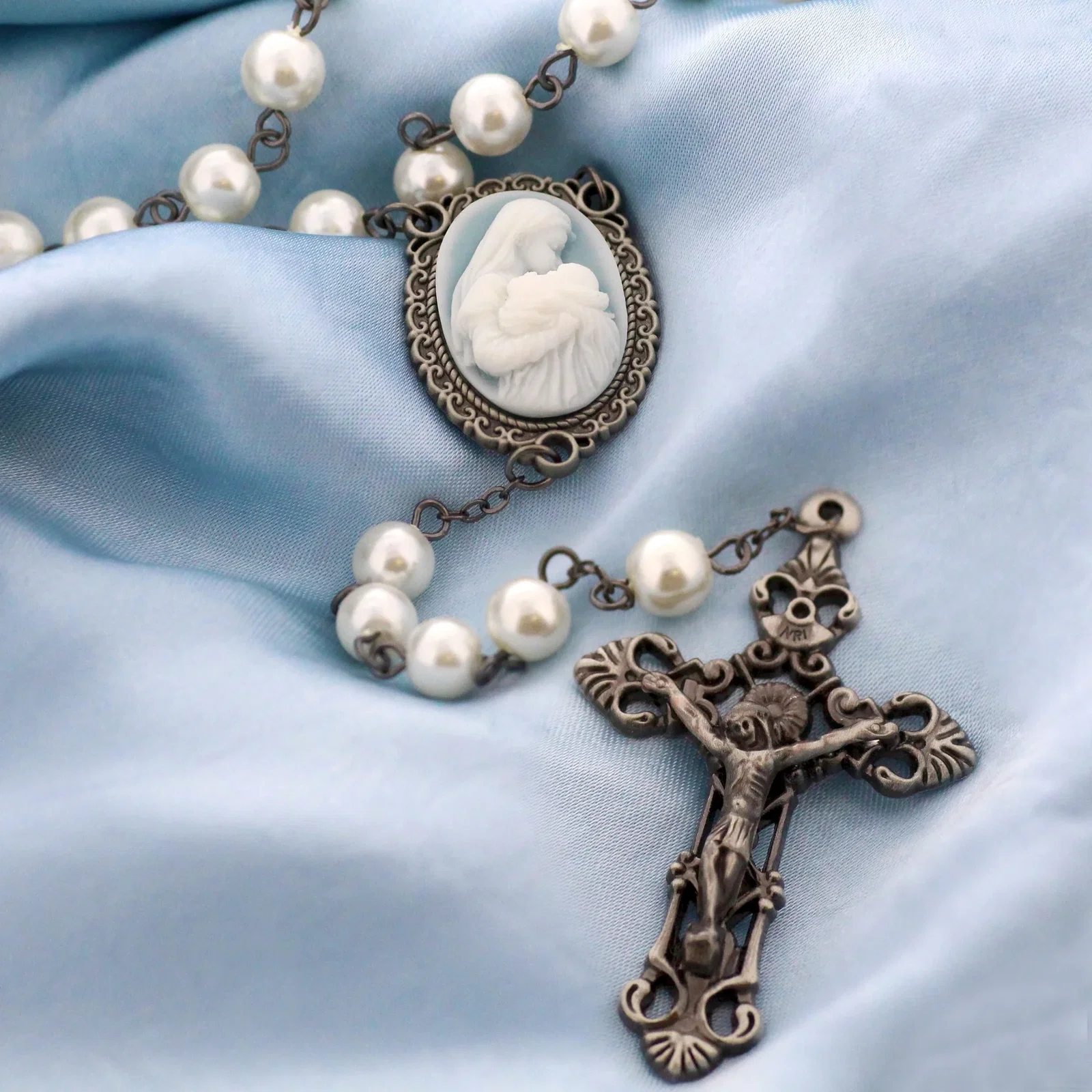 Mother's Kiss Cameo Rosary
