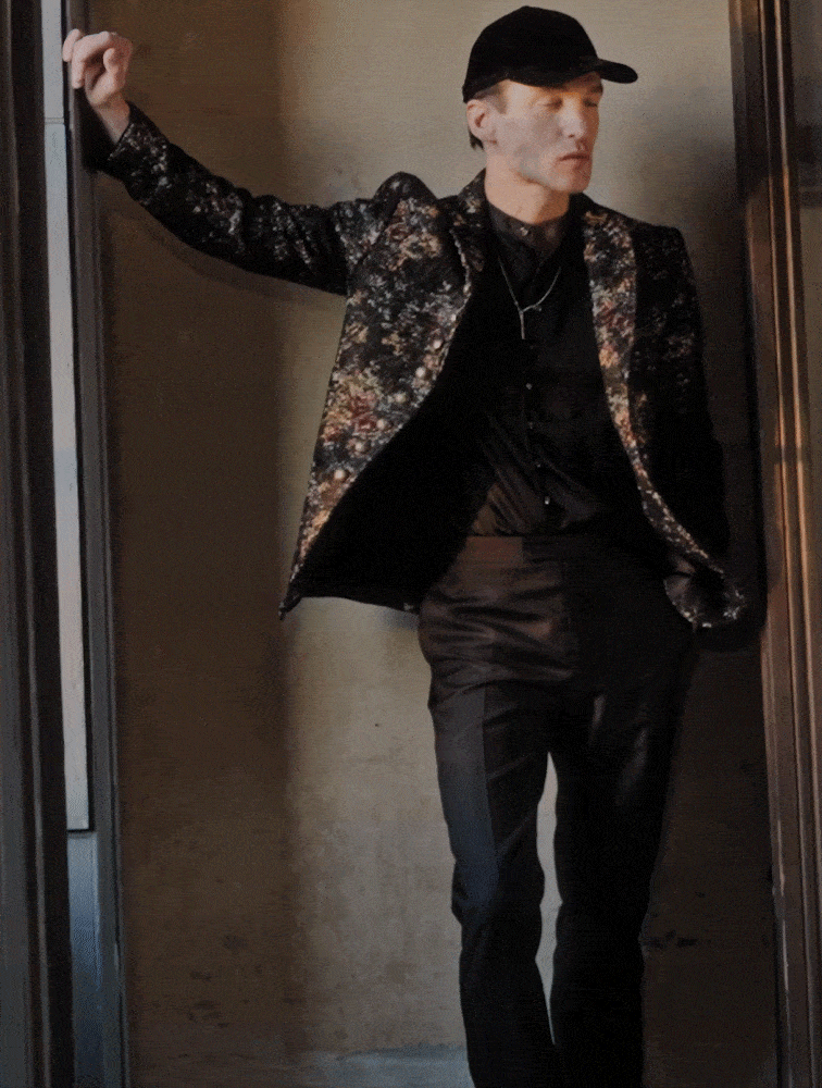 SHOP SUITING