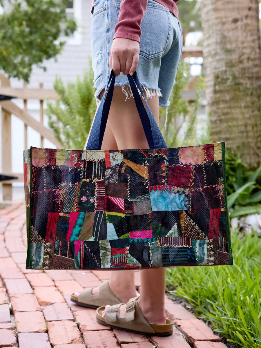 HAPPY BAGS & TOTES ​