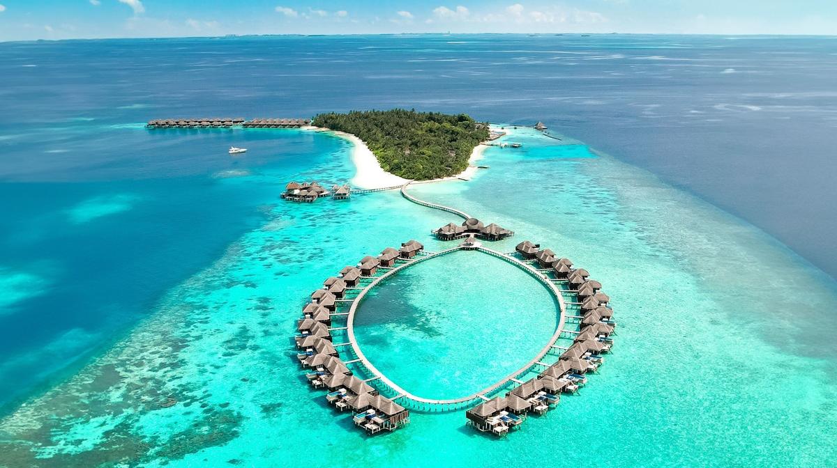 Award-Winning Maldives All-Inclusive Pool Villas with Unlimited Free-Flow Drinks & Speedboat Transfers