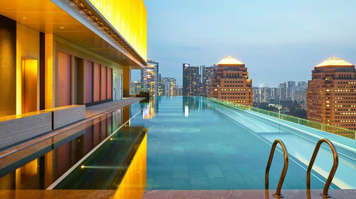 Singapore Orchard Road Ultimate Elegance with Daily Breakfast & Daily Two-Hour Free Flow Drinks