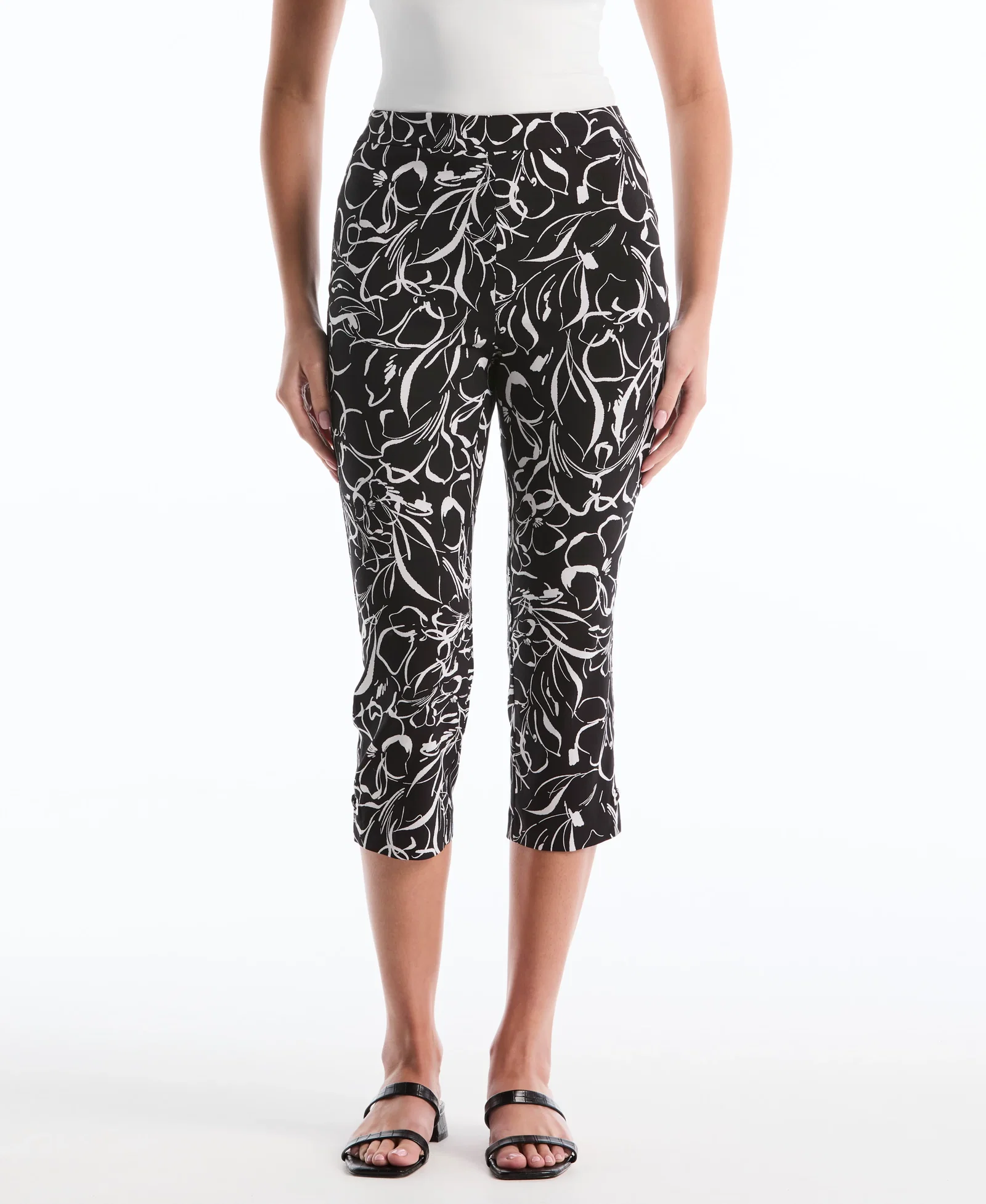 Image of Hibiscus Print Capri With Riveted Vent