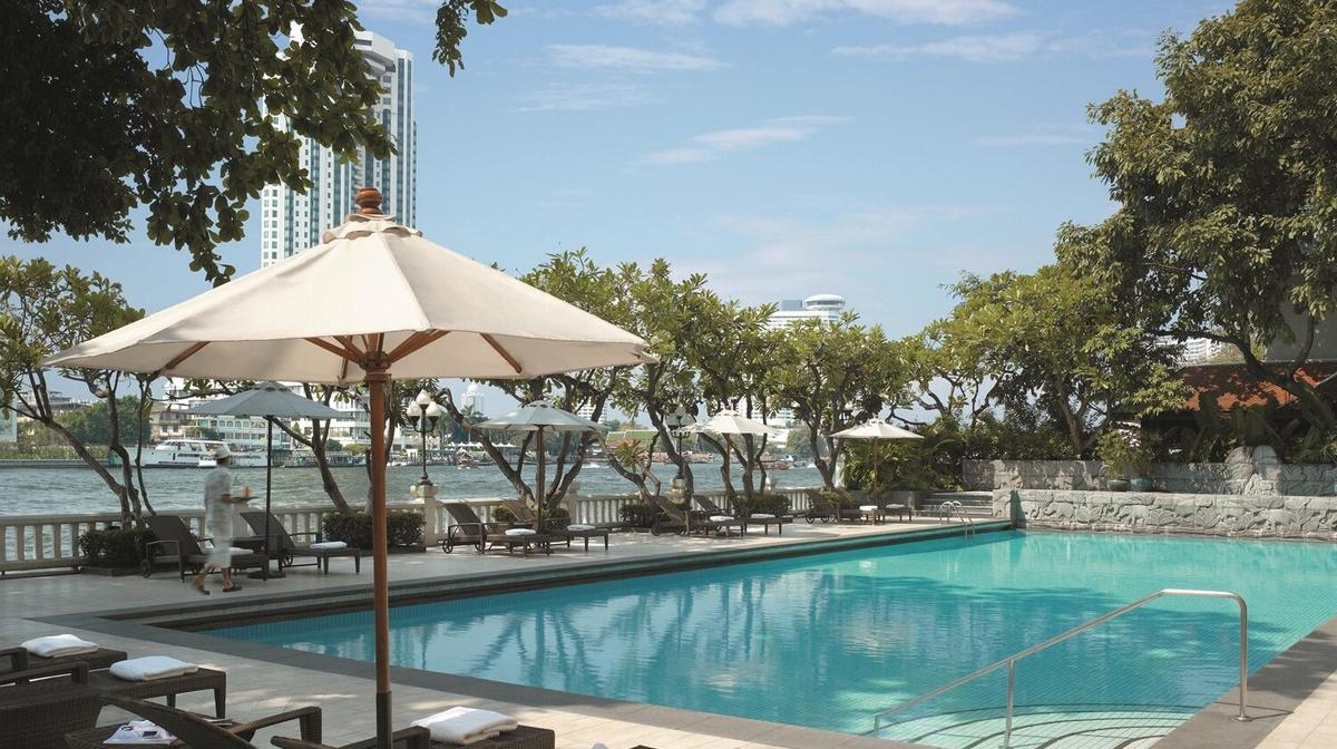 Award-Winning Shangri-La Bangkok Riverside Luxury with Daily Breakfast, Drinks & Club Lounge Access