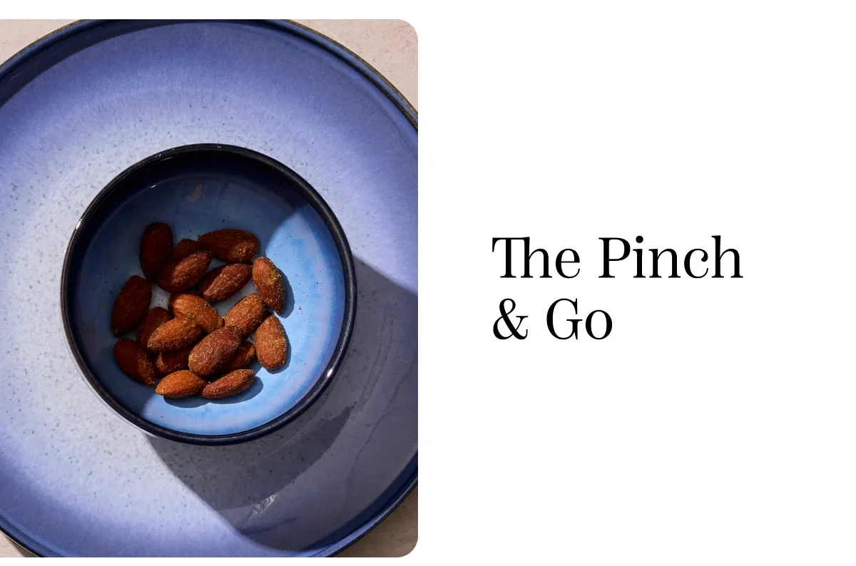 Sur la table Lucent Reactive Glaze Pinch Bowl