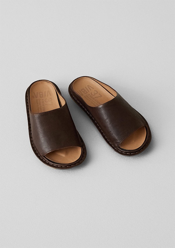 Vibae Roma Waxed Suede Mules