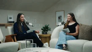 Jinger Duggar sits down with Joy-Anna Duggar.