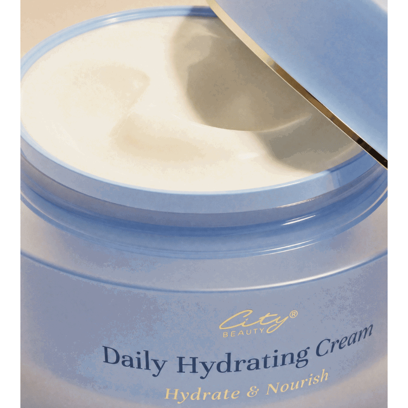 Do you have dry, sensitive skin like Penny? Find daily relief with Daily Hydrating Cream. Shop today with 30% off. 