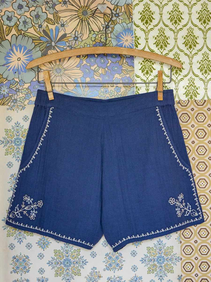 SKIRTS, PANTS & SHORTS