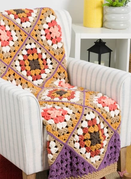 Free Granny’s Corner Crochet Blanket Pattern