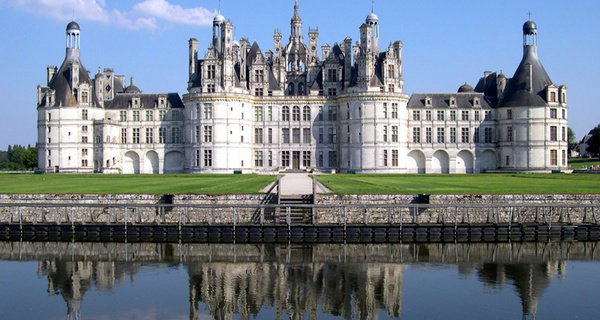 Get your Duc, Prince, Comte or Comtesse d’Anjou Title