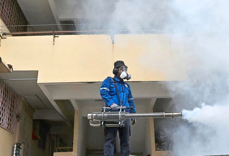 Dengue surges, vaccines lag