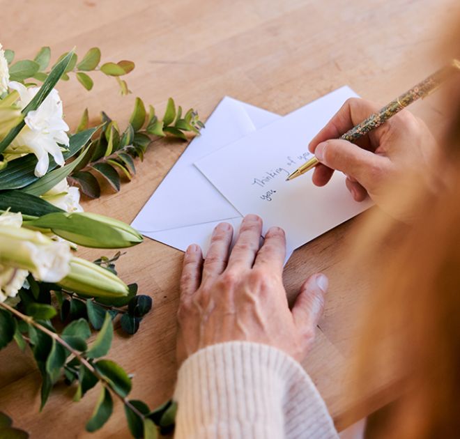 Advice for What to Write in a Sympathy Card When You Don’t Know What to Say