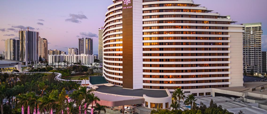 Ultimate Gold Coast Luxury: Broadbeach Icon with Daily Breakfast & Daily A$50 Dining Credit
