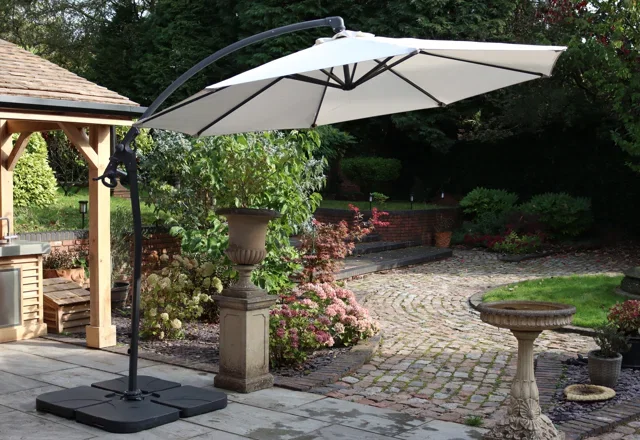 Cantilever Patio Umbrellas