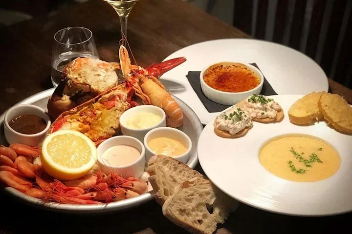 3-rätters hummermeny för 2 hos Oyster Bar på Östermalm