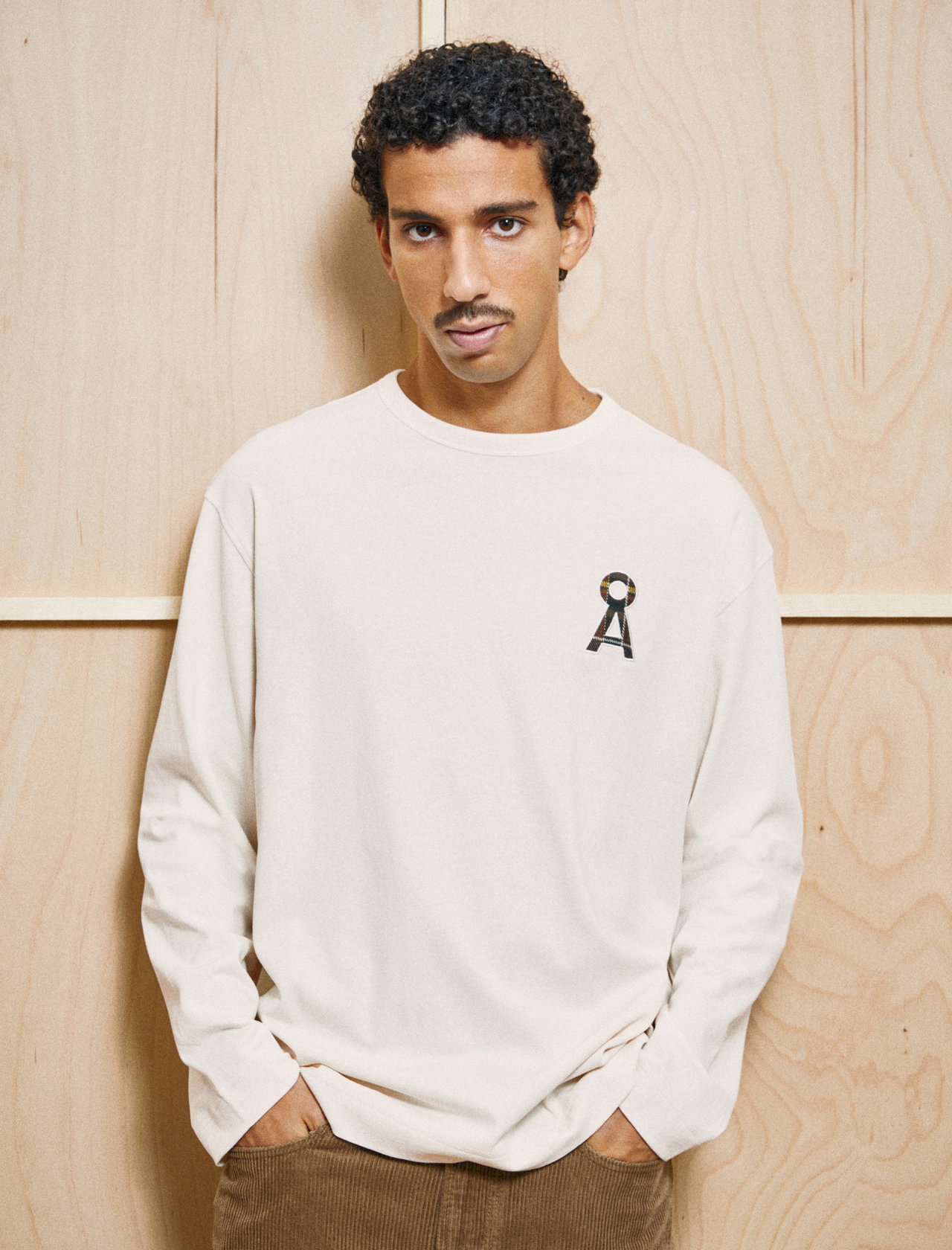 Sweatshirts & Long-Sleeve Tees