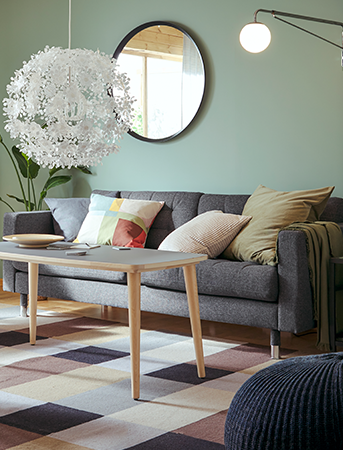 International Traditional style sofa