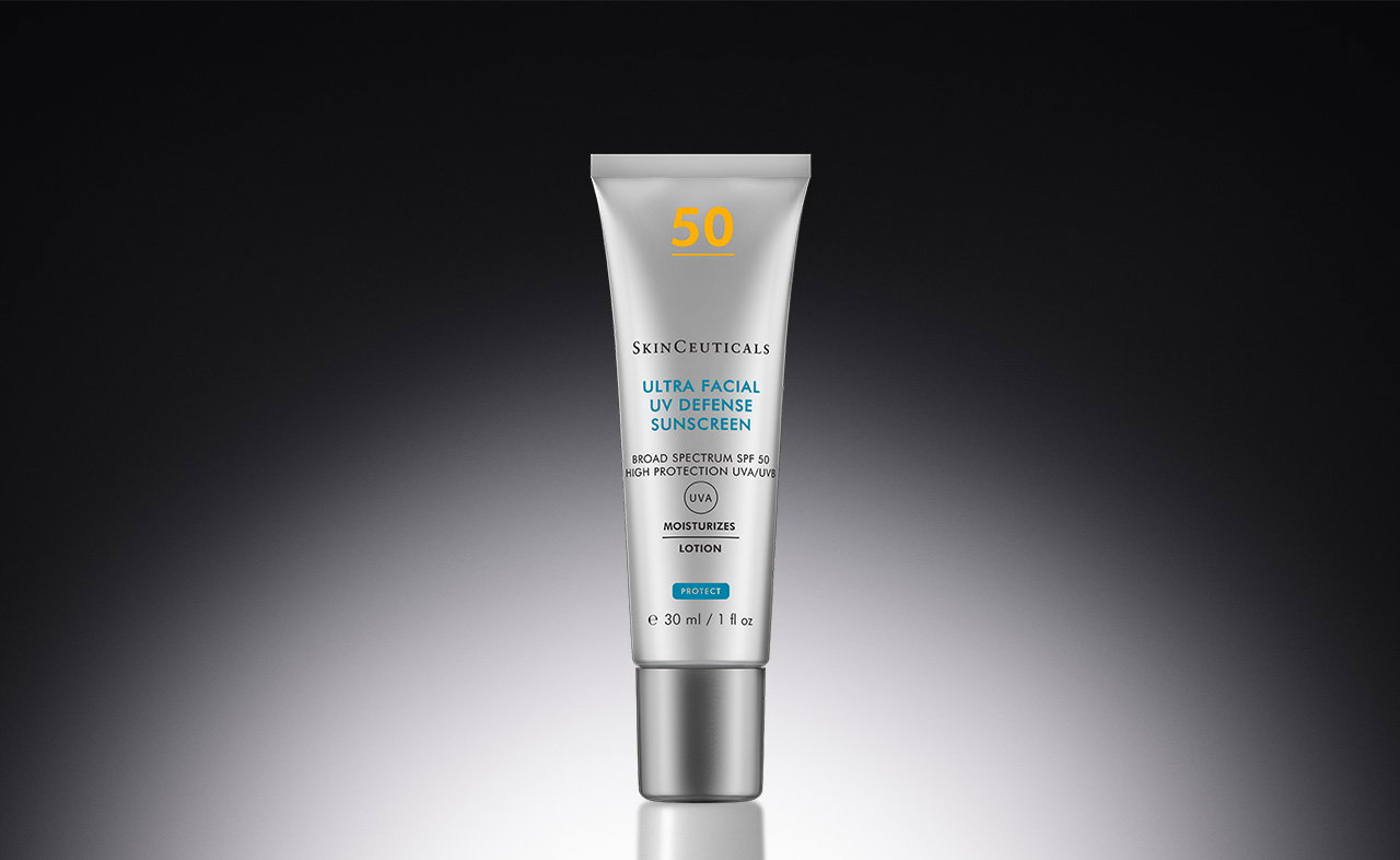 Ultra Facial Defense LSF 50 vor schwarzem Hintergrund