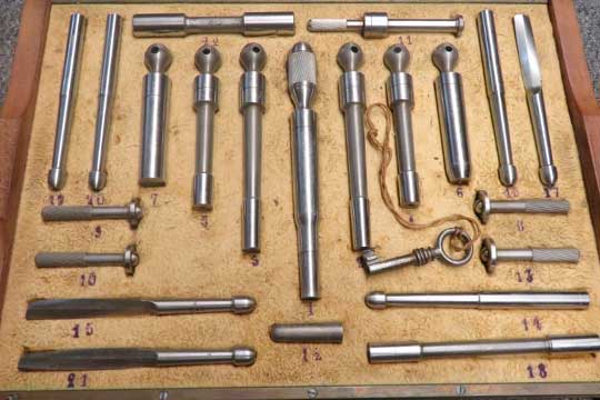 Collectible Parts & Accessories