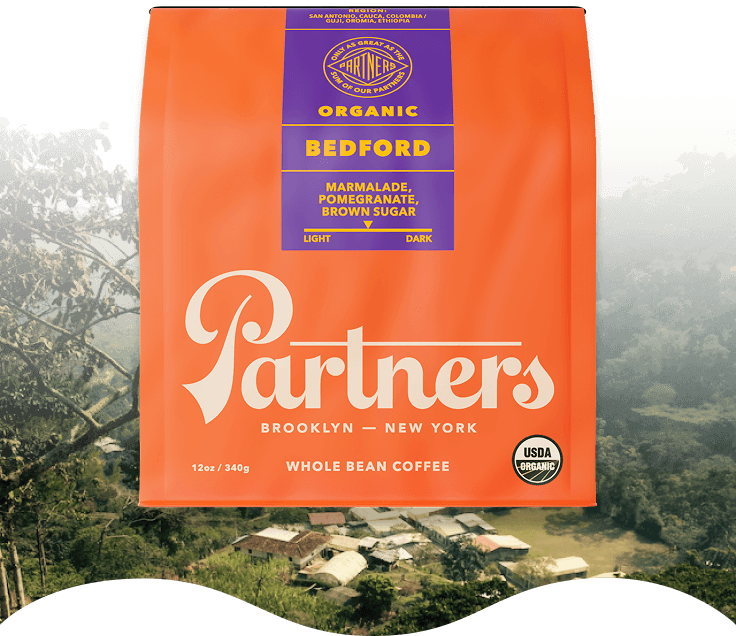 Bedford organic bag on origin photo gradient backdrop