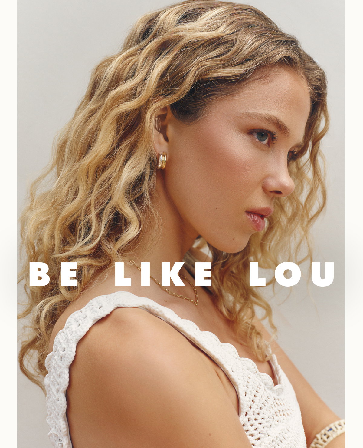 Lou Hoops model image