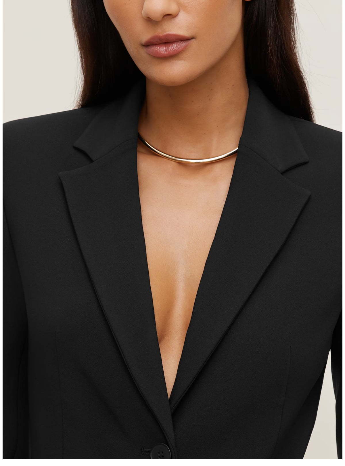 Coil Collarbone Necklace