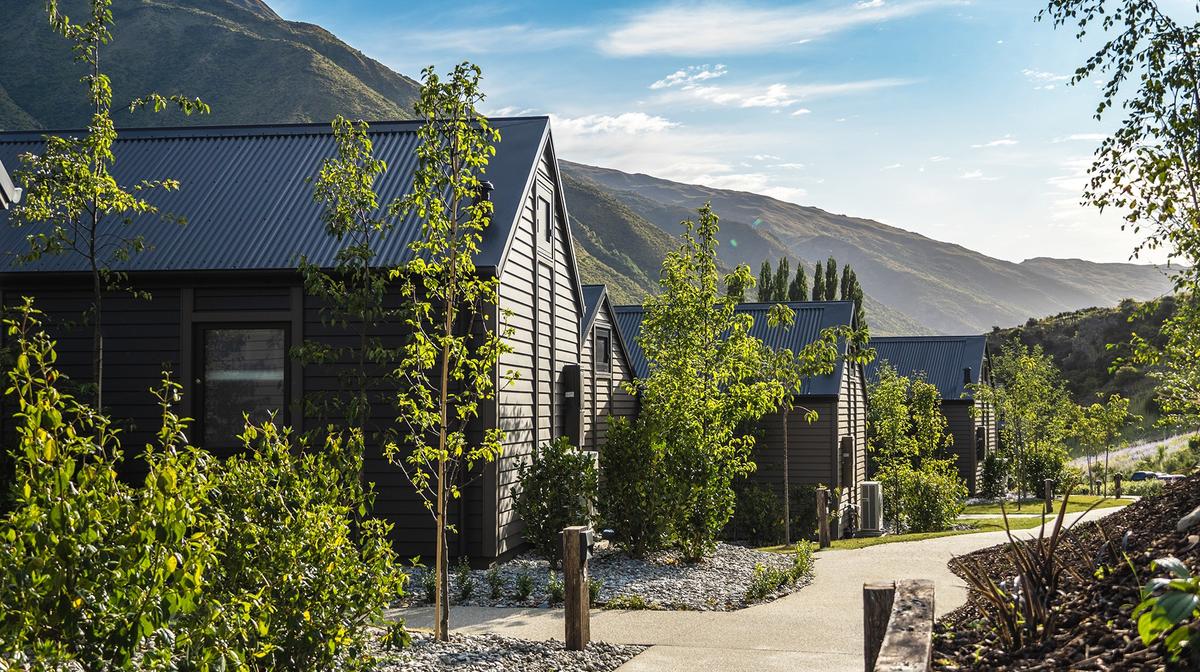 Award-Winning New Zealand Escape near Queenstown with NZ$100 Spa Credit & Daily Free-Flow Sparkling Wine