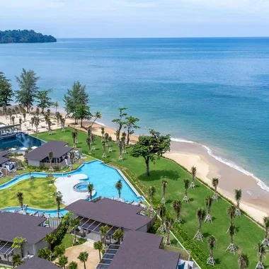 This is the Khao Lak Hotel Worth Rearranging Your Thailand Trip For