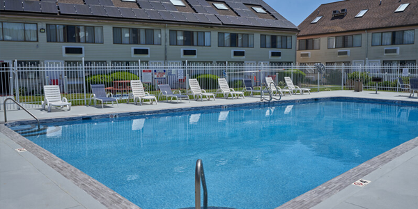 Admiralty Inn & Suites