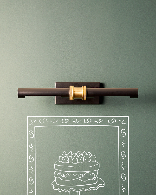 smaller kahlo picture light in black and brass