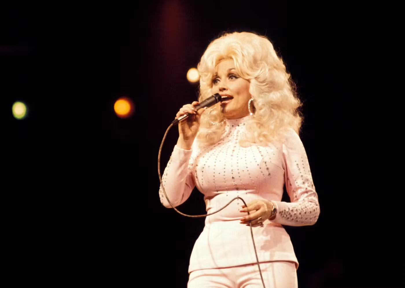 Celebrities React To Dolly Parton’s Death At 80