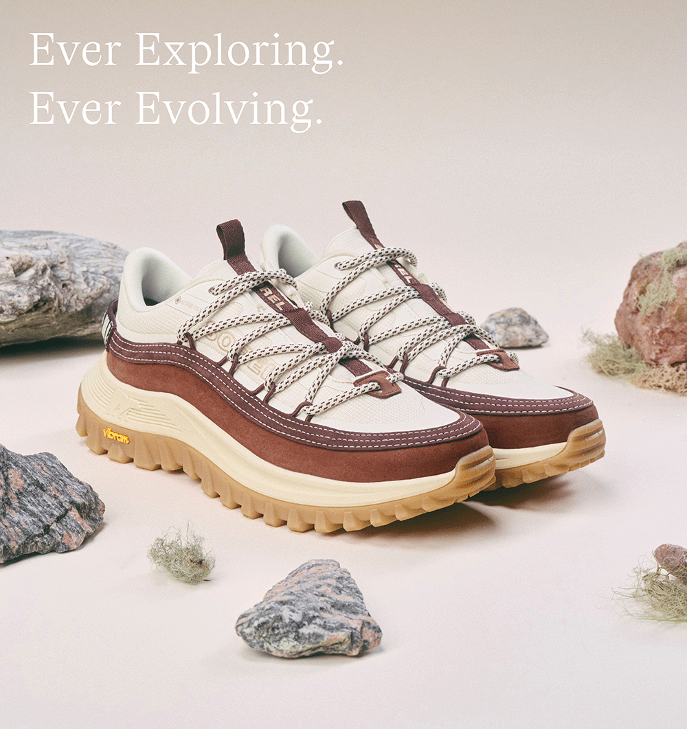 Ever Exploring. Ever Evolving. Callsign Horizon™ Low GTX Women's Waterproof Sneaker - Snow, Dark Auburn