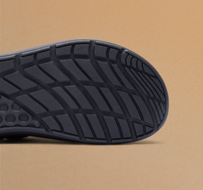 Lightweight Sole - Without feeling flimsy, it brings the cushion and support.