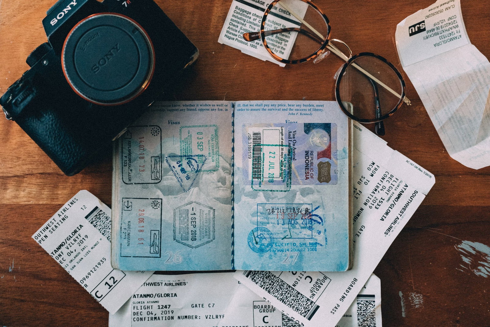 WHAT ARE THE BEST TRAVEL HACKS?