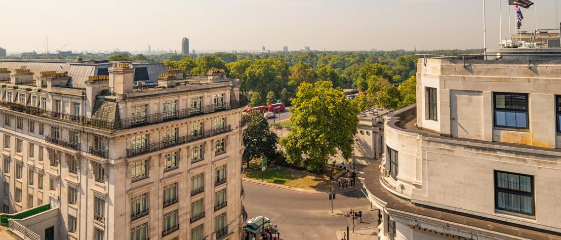 Central London Stay near Hyde Park & Oxford Street with Daily Breakfast