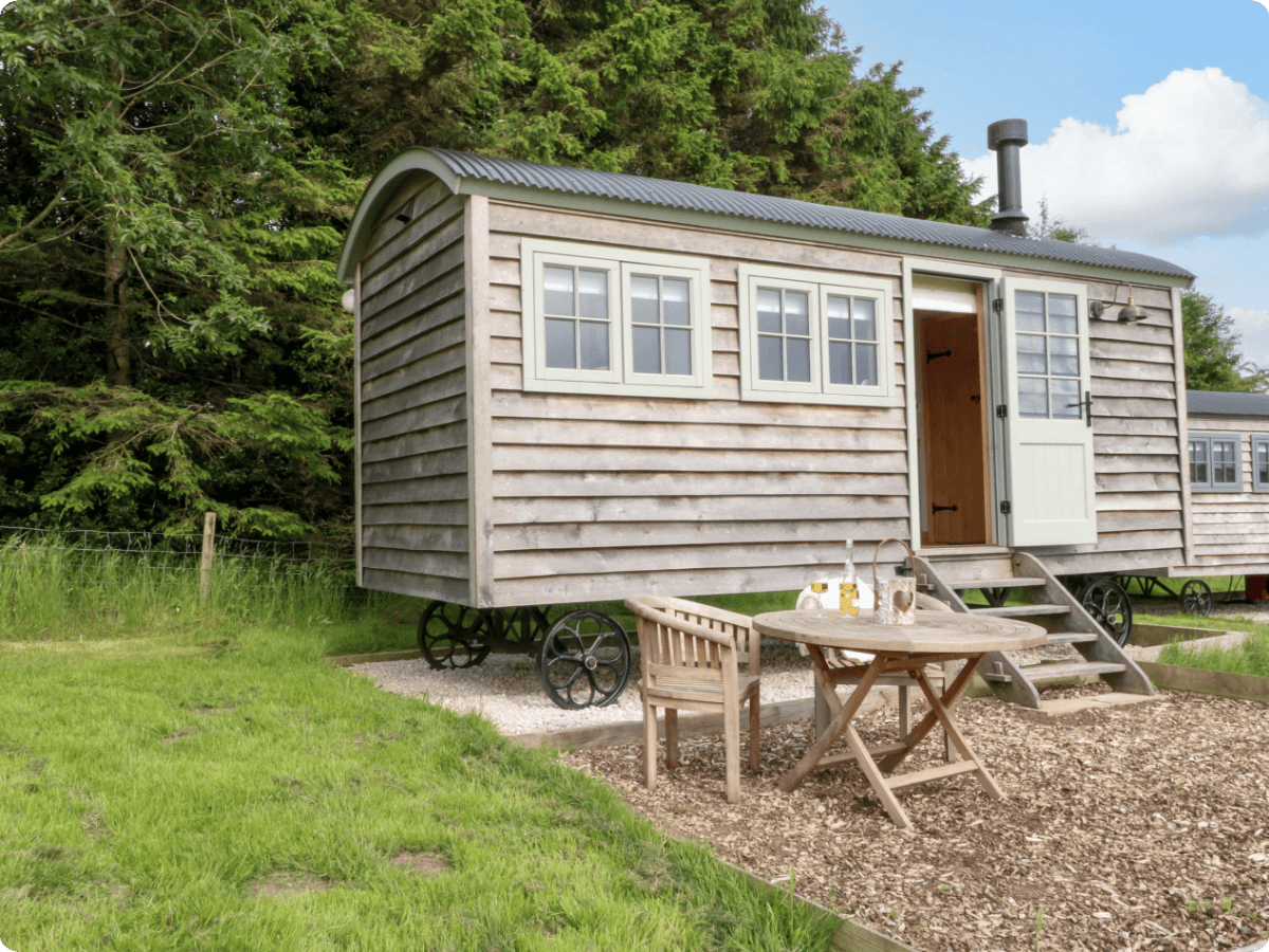 Meadow Shepherds Hut, Ashbourne, Peak District