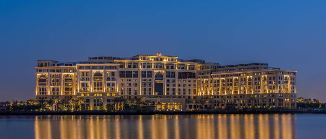 Five-Star Dubai Icon: Waterfront Palace with Daily Breakfast, Nightly Sundowner Drinks & Afternoon Tea