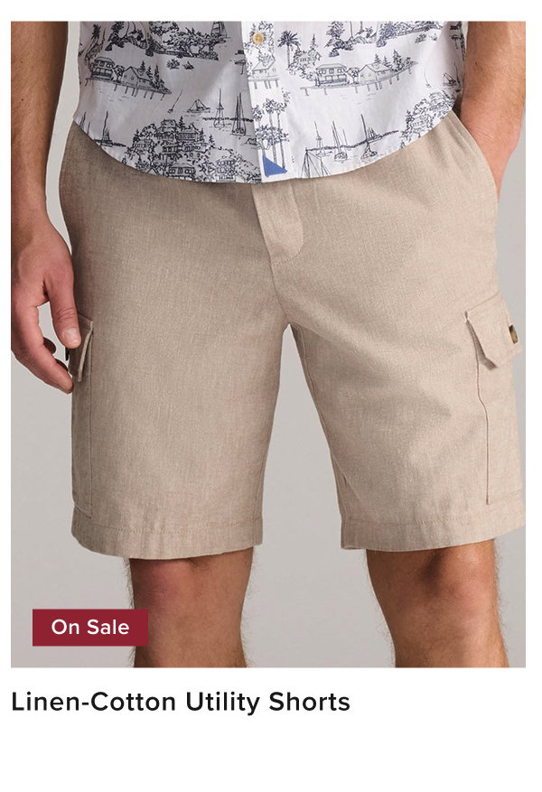 Model is wearing UNTUCKit line-cotton Utility shorts