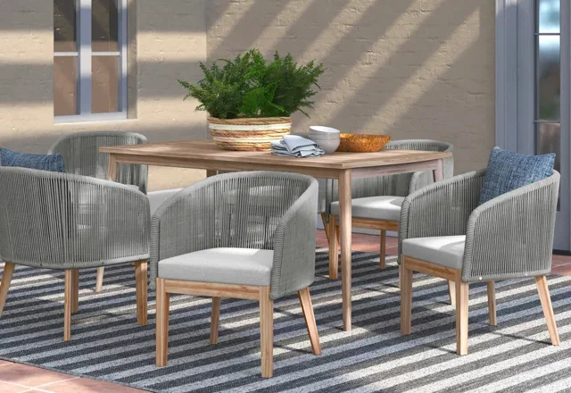 Must-Shop Outdoor Dining