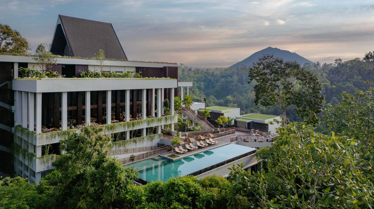 Award-Winning Ubud Luxury Oasis with Daily Breakfast, Nightly Dinner & Cocktails