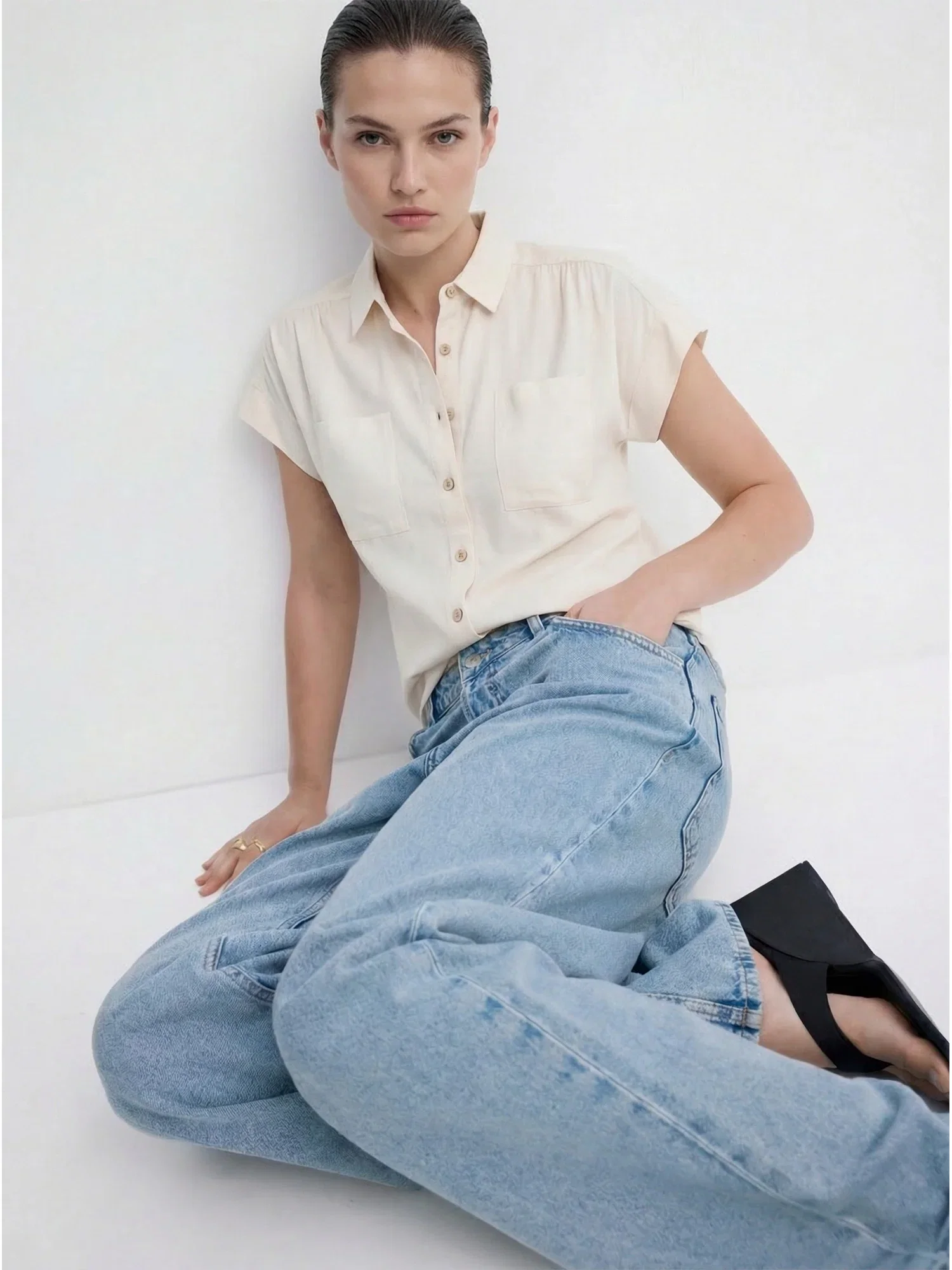 Image of Short Sleeve Two Pocket Linen Blend Button Down Shirt