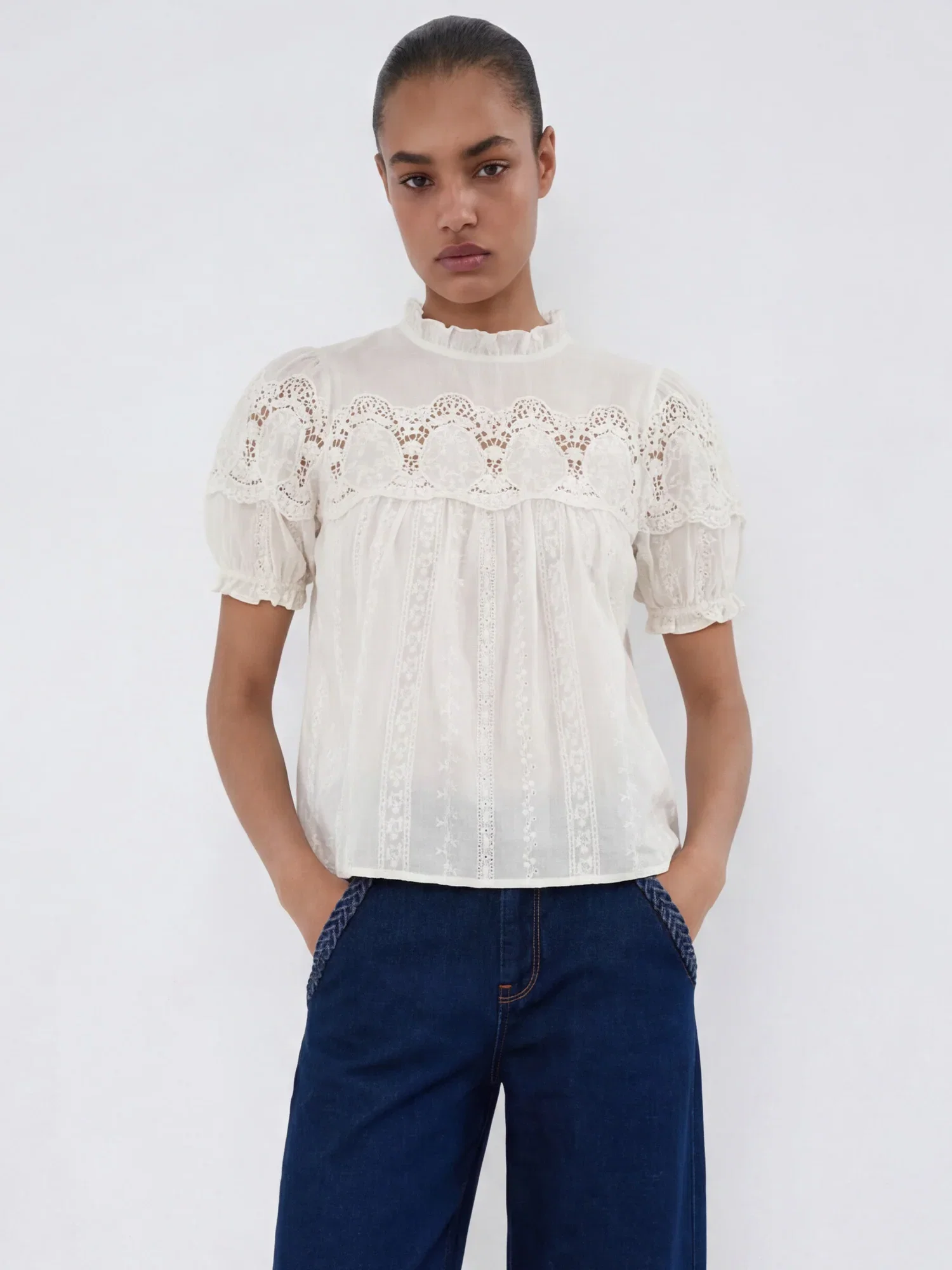 Image of Short Sleeve Lace Collar Blouse