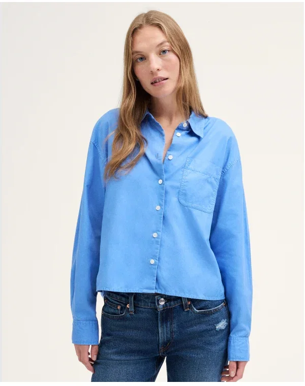 The Cropped Easy Shirt in bright blue.