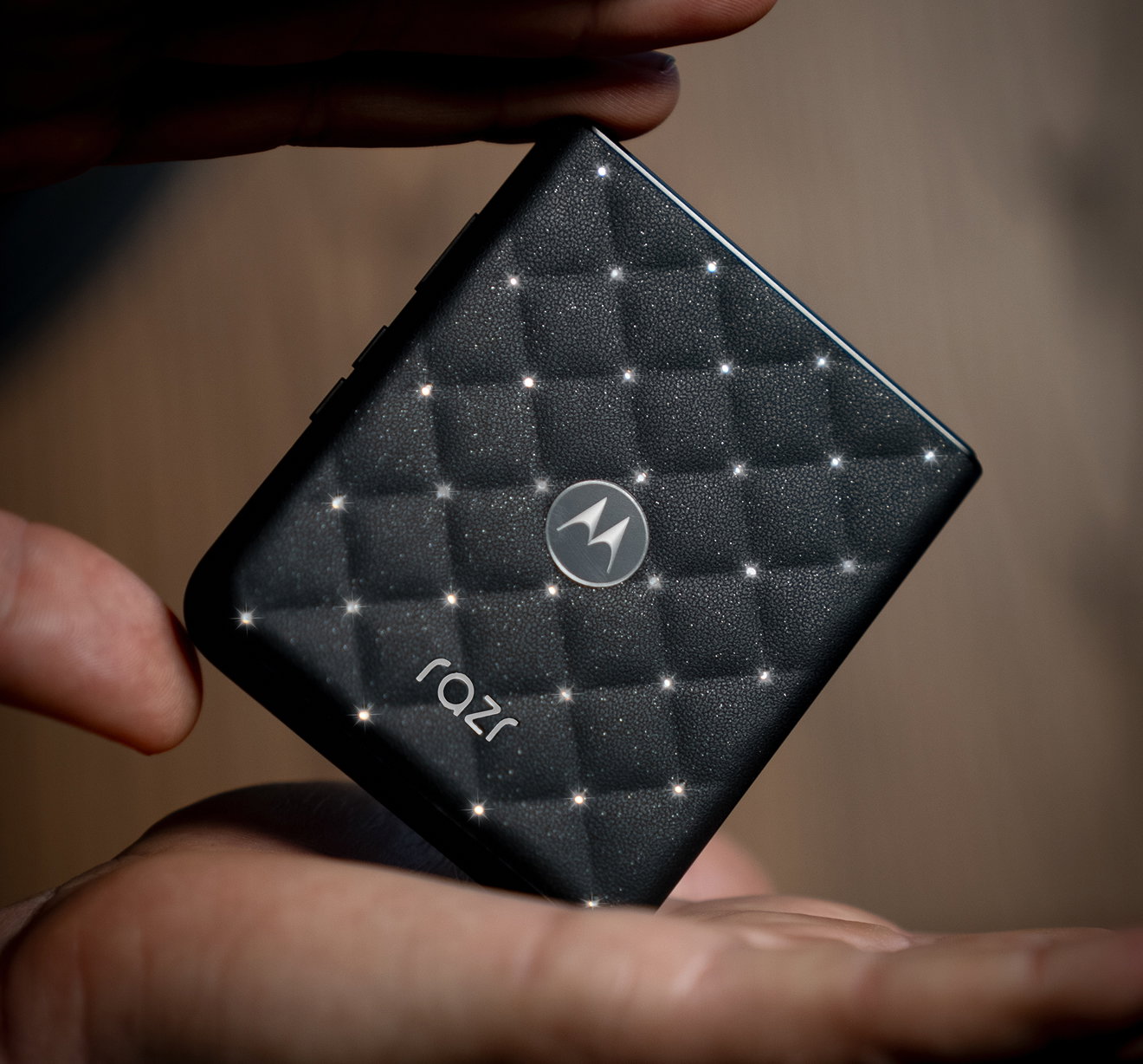 new motorola razr | collections Crystals by Swarovski(R)