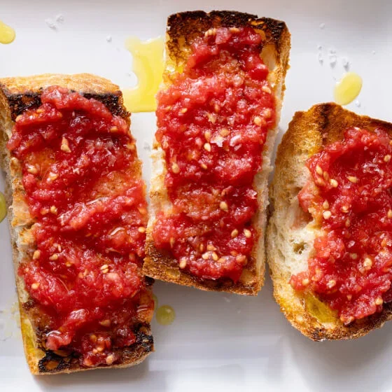 Pa Amb Tomàquet (Catalan Tomato Bread)
