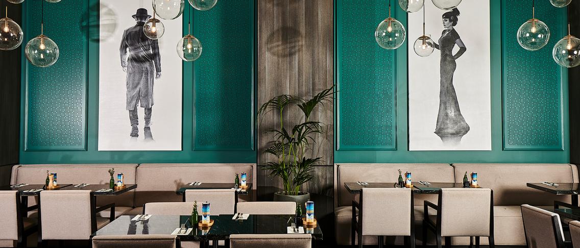 Melbourne Central Escape near Hardware Lane with Daily Breakfast & Nightly Drinks