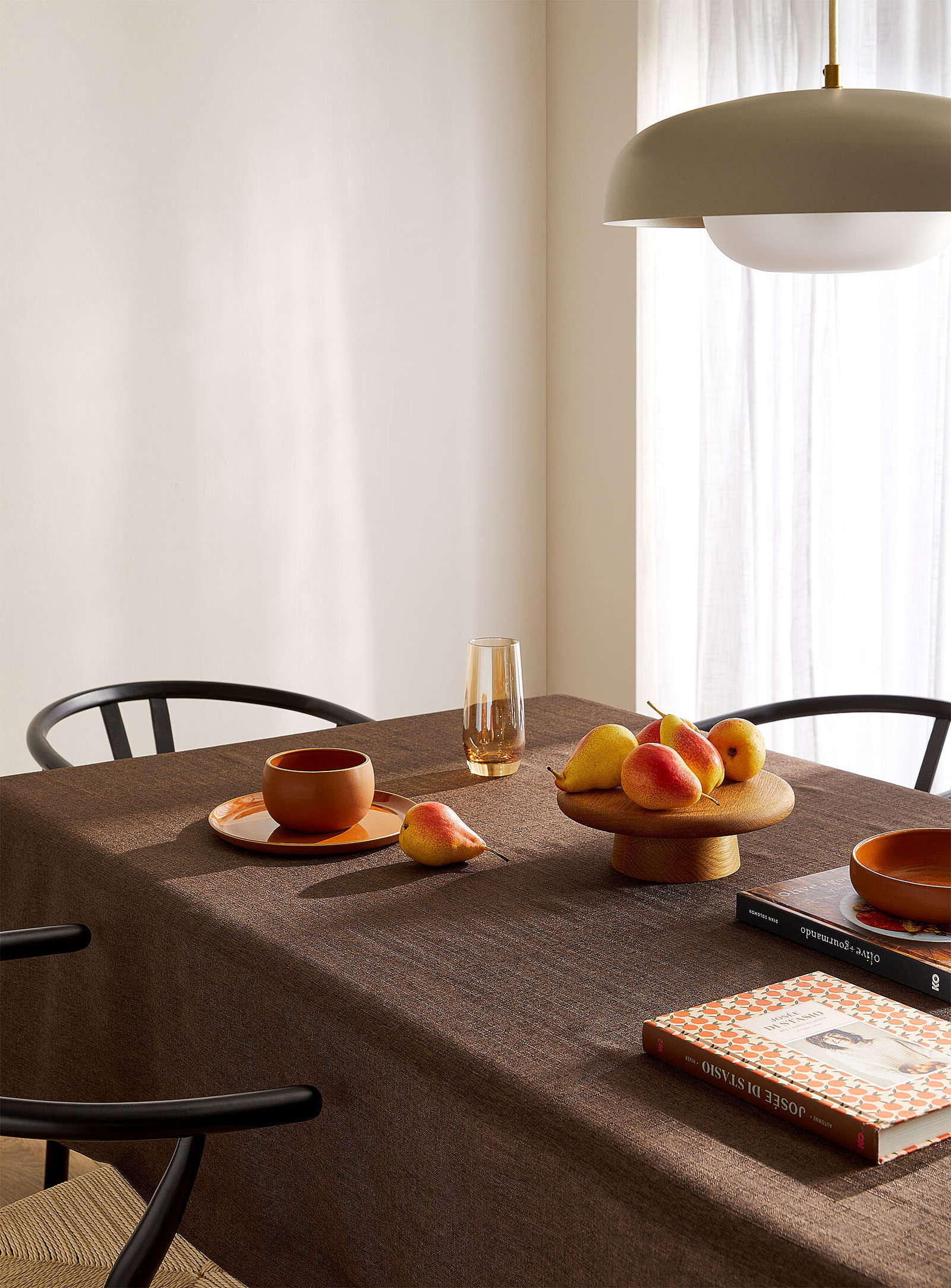 Brown chambray textured tablecloth