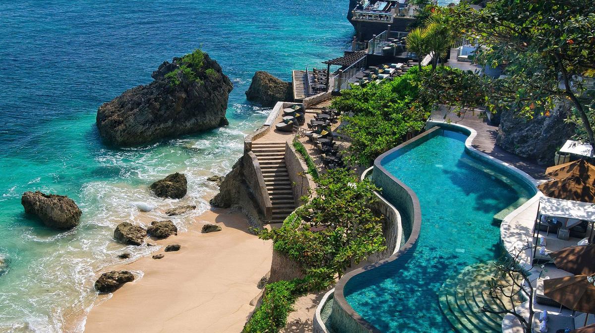 Ultimate Jimbaran Bay Clifftop Luxury with Daily Breakfast & Nightly Dinner at Your Choice of 11 Restaurants